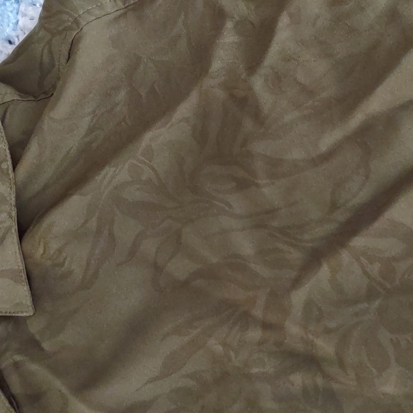 Favorite Daughter Medium Green Button Up Foliage Print Satin Top *FLAWED* - Picture 12 of 16